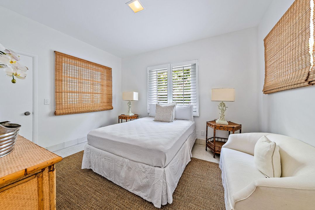 Active With Contract: $6,950,000 (3 beds, 2 baths, 1984 Square Feet)