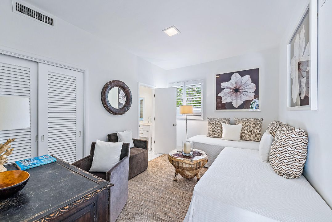 Active With Contract: $6,950,000 (3 beds, 2 baths, 1984 Square Feet)