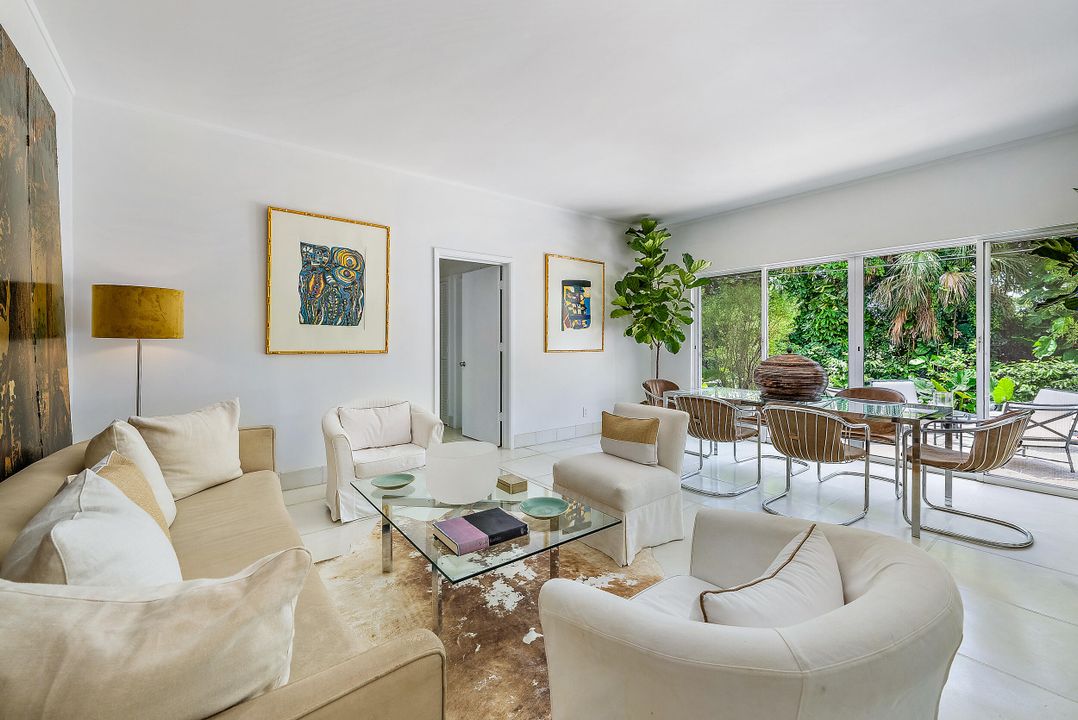 Active With Contract: $6,950,000 (3 beds, 2 baths, 1984 Square Feet)