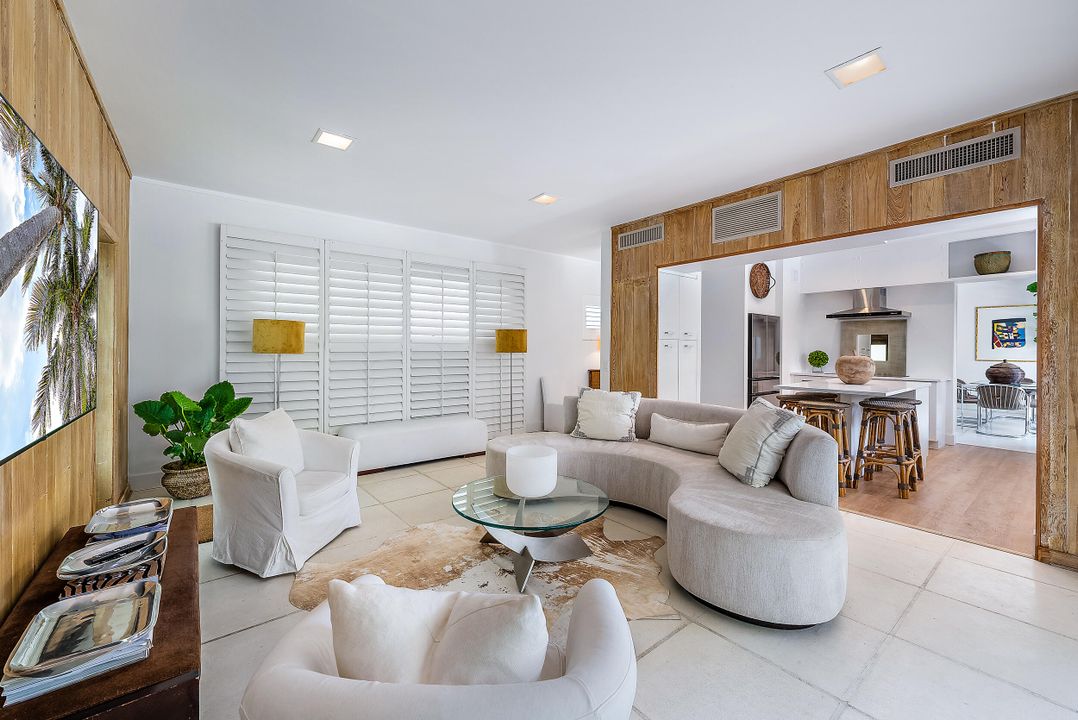 Active With Contract: $6,950,000 (3 beds, 2 baths, 1984 Square Feet)