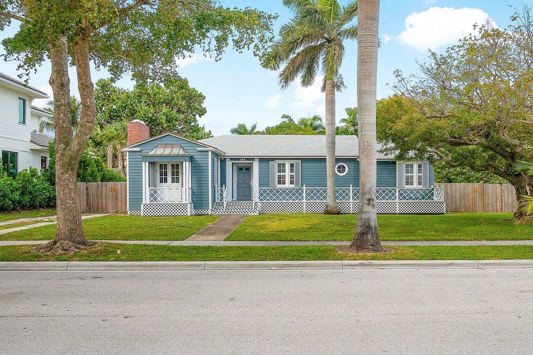 Active With Contract: $2,995,000 (3 beds, 2 baths, 2068 Square Feet)