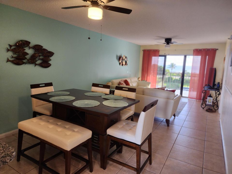 For Sale: $340,000 (2 beds, 2 baths, 1100 Square Feet)