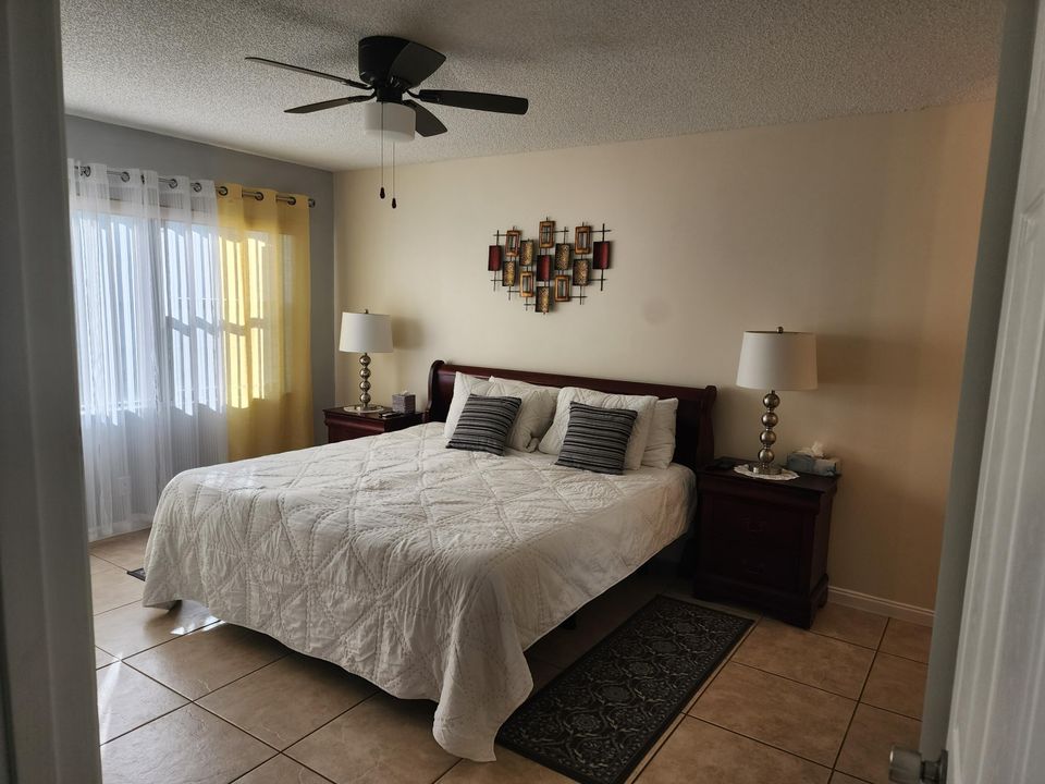 For Sale: $340,000 (2 beds, 2 baths, 1100 Square Feet)