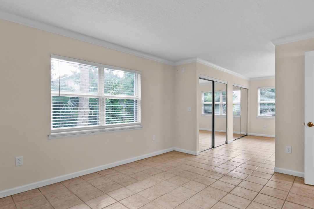 Active With Contract: $184,500 (1 beds, 1 baths, 940 Square Feet)