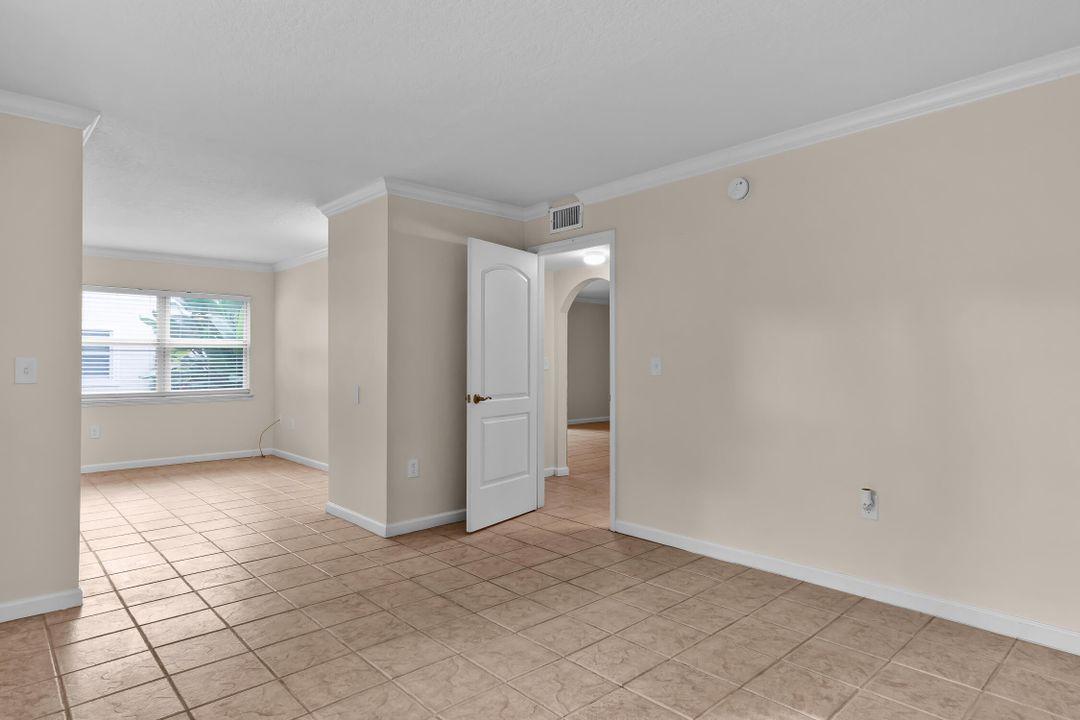 Active With Contract: $184,500 (1 beds, 1 baths, 940 Square Feet)