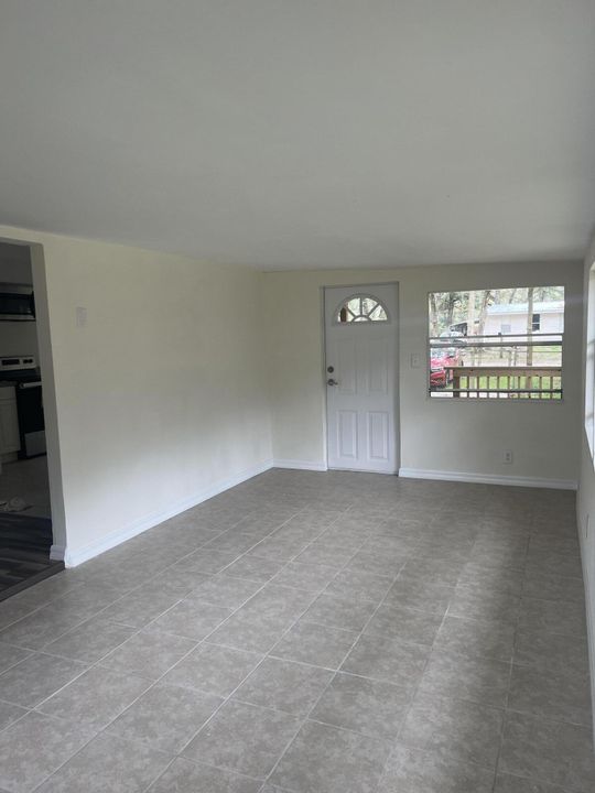 For Sale: $139,000 (2 beds, 1 baths, 872 Square Feet)