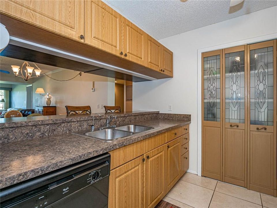For Rent: $1,700 (2 beds, 2 baths, 1188 Square Feet)