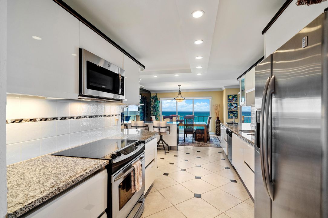 Active With Contract: $1,699,000 (3 beds, 3 baths, 2305 Square Feet)