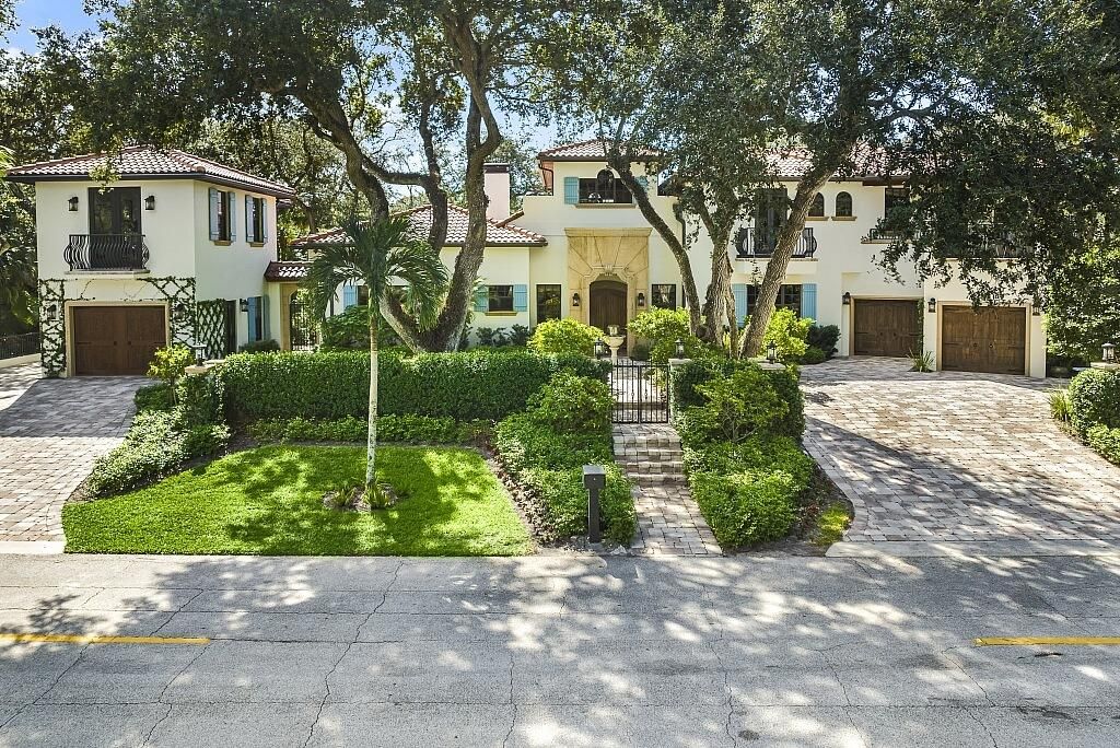 Recently Sold: $4,295,000 (4 beds, 5 baths, 5210 Square Feet)