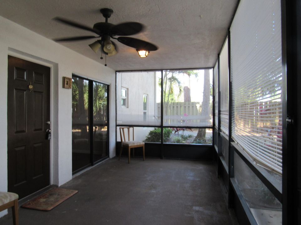 Active With Contract: $197,500 (2 beds, 2 baths, 1092 Square Feet)