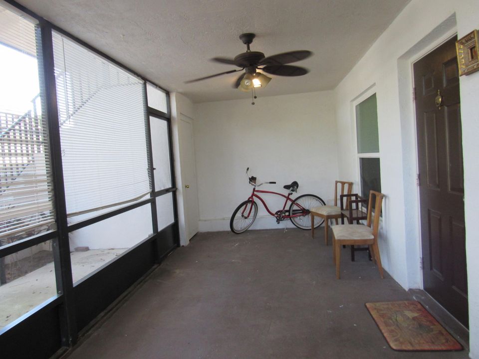 Active With Contract: $197,500 (2 beds, 2 baths, 1092 Square Feet)