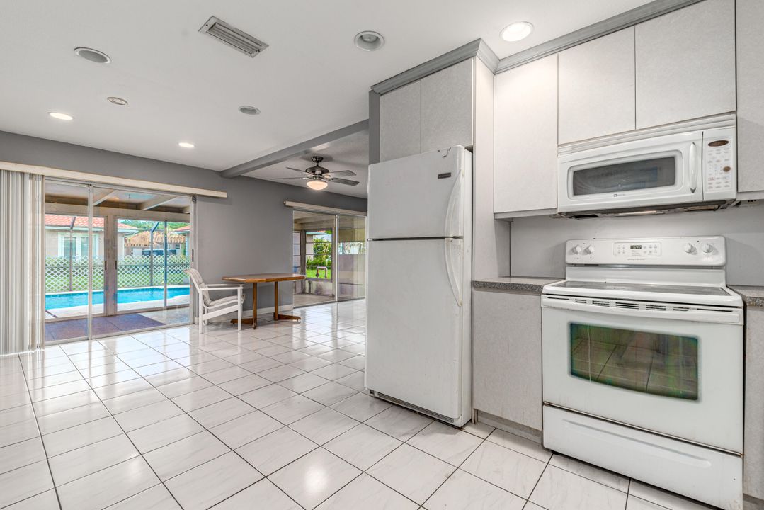 Active With Contract: $3,500 (3 beds, 2 baths, 1474 Square Feet)