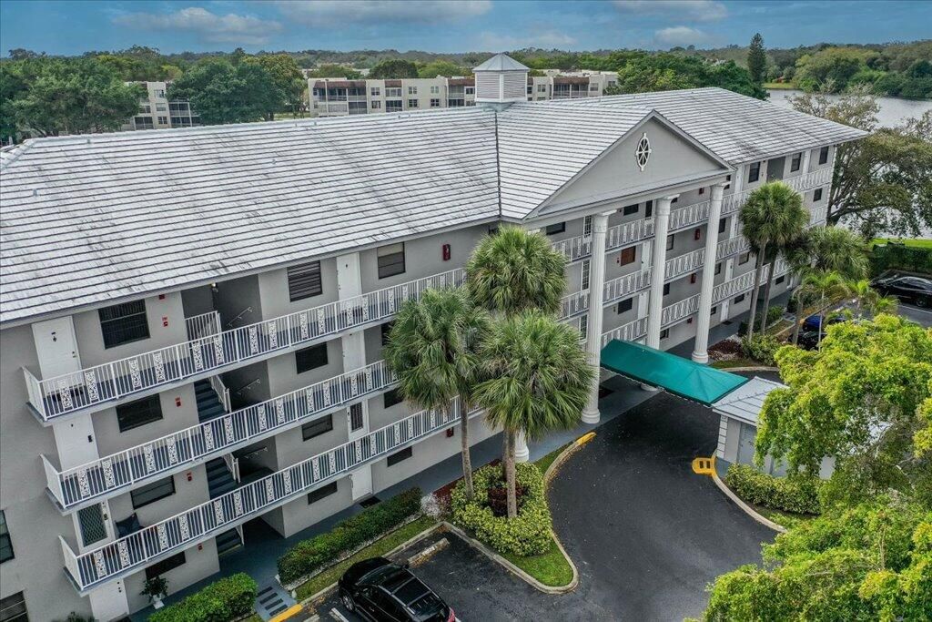 Recently Sold: $339,000 (2 beds, 2 baths, 1385 Square Feet)