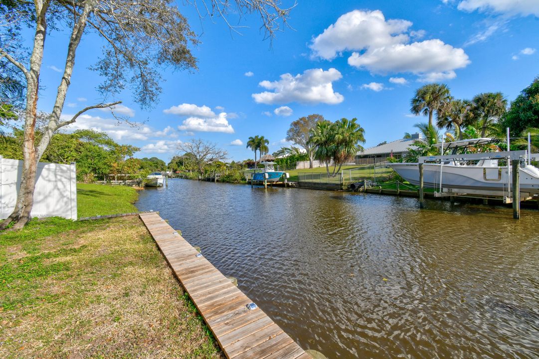 For Sale: $949,900 (4 beds, 3 baths, 2335 Square Feet)