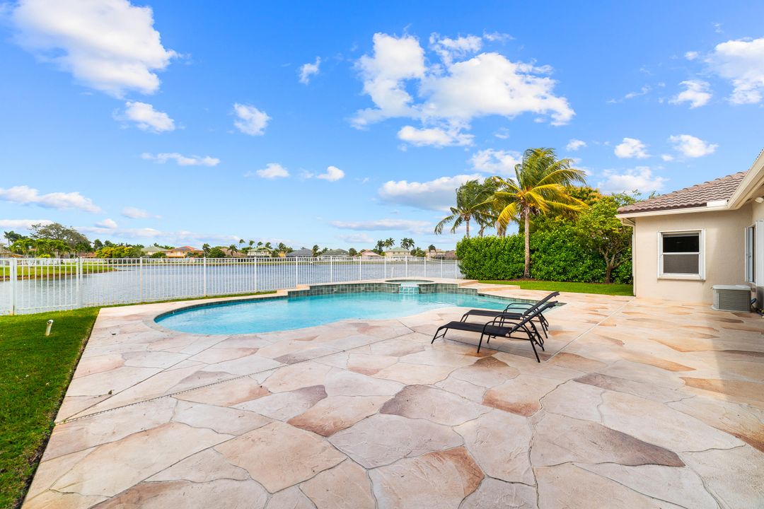 Active With Contract: $859,000 (5 beds, 3 baths, 3014 Square Feet)