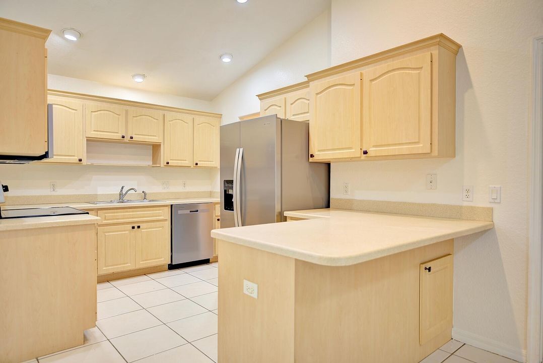 For Sale: $319,000 (3 beds, 2 baths, 1580 Square Feet)