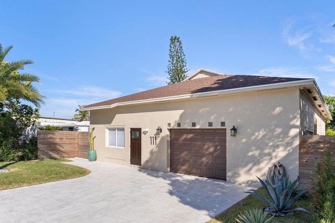 Active With Contract: $980,000 (2 beds, 2 baths, 2080 Square Feet)