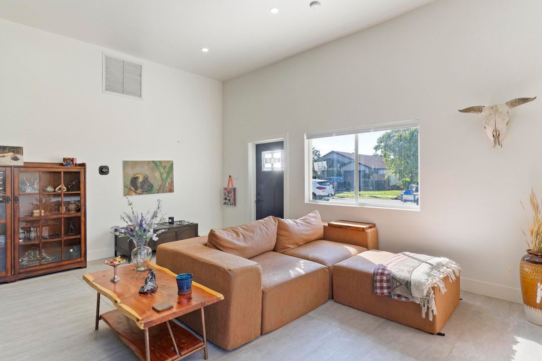Active With Contract: $980,000 (2 beds, 2 baths, 2080 Square Feet)