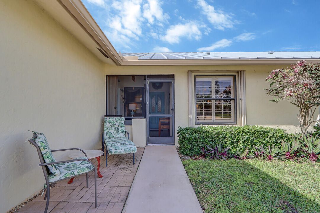 Active With Contract: $369,900 (2 beds, 2 baths, 1306 Square Feet)