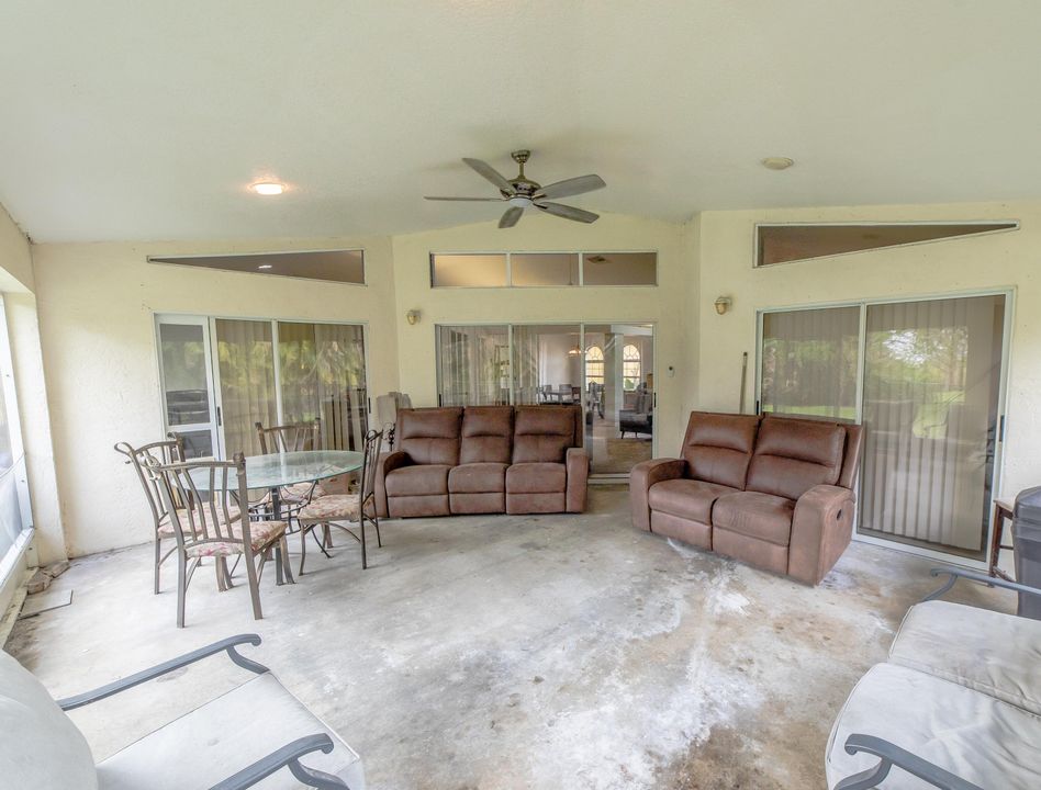 For Sale: $425,000 (3 beds, 2 baths, 2004 Square Feet)