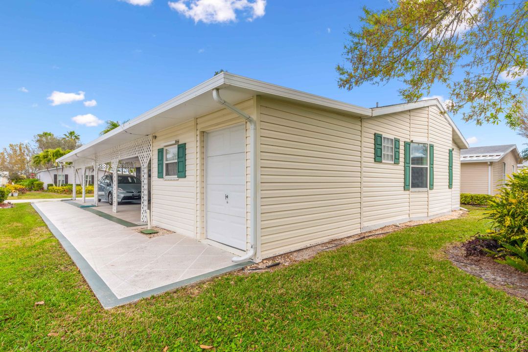 Active With Contract: $159,900 (2 beds, 2 baths, 1275 Square Feet)