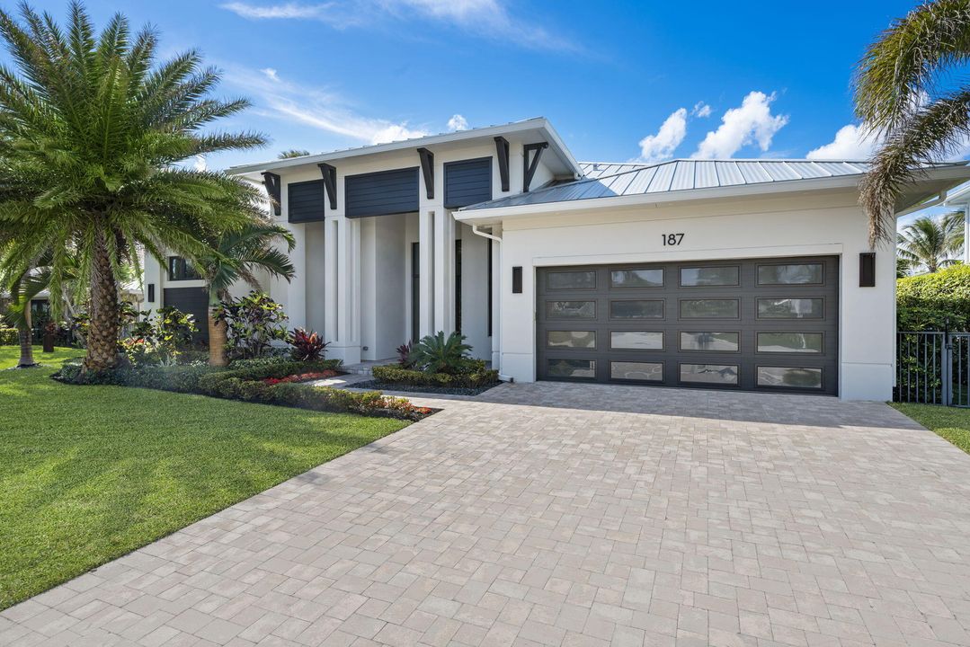 For Sale: $6,250,000 (3 beds, 3 baths, 2536 Square Feet)