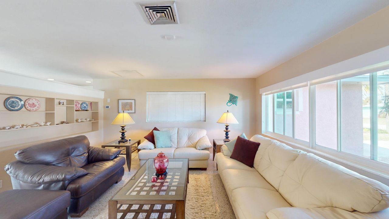 Active With Contract: $575,000 (2 beds, 2 baths, 1457 Square Feet)