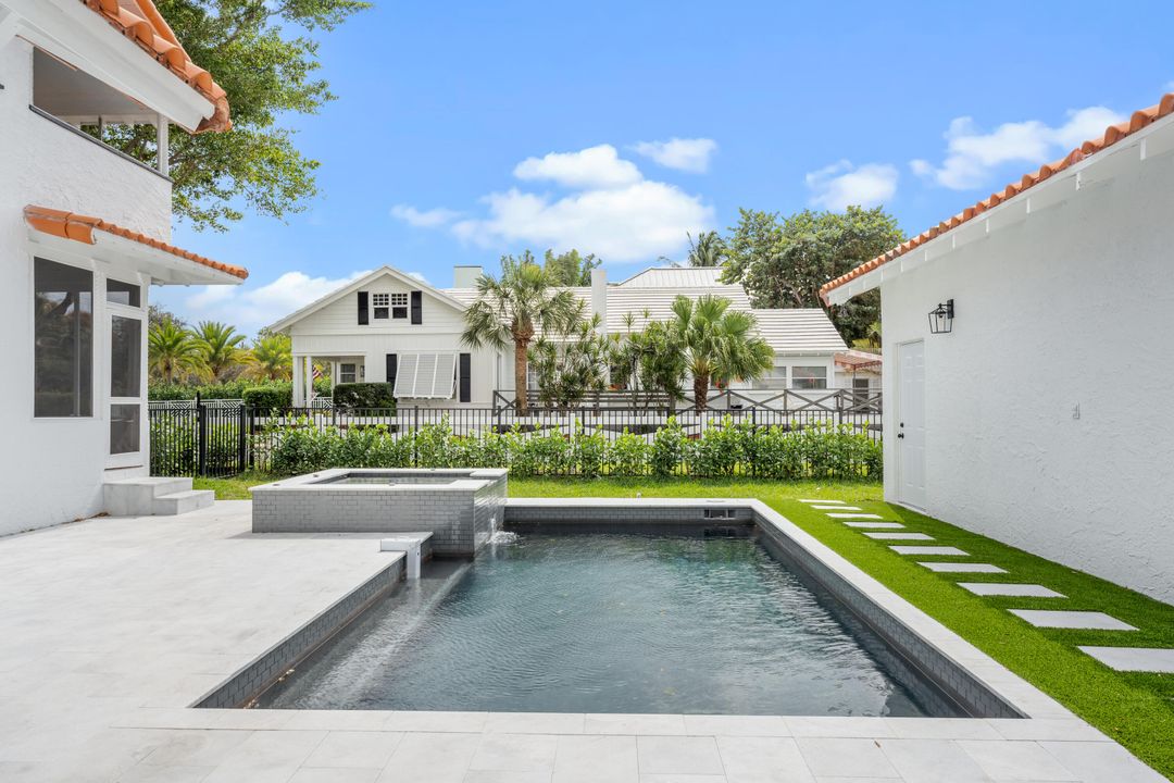 Active With Contract: $2,950,000 (4 beds, 4 baths, 2398 Square Feet)