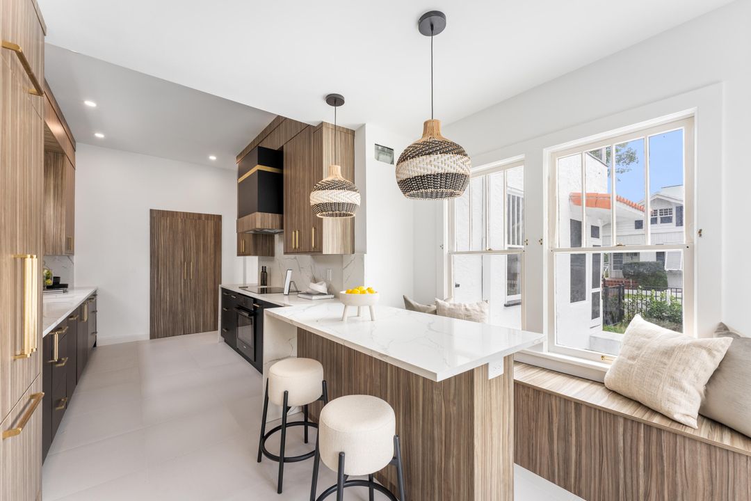 Active With Contract: $2,950,000 (4 beds, 4 baths, 2398 Square Feet)