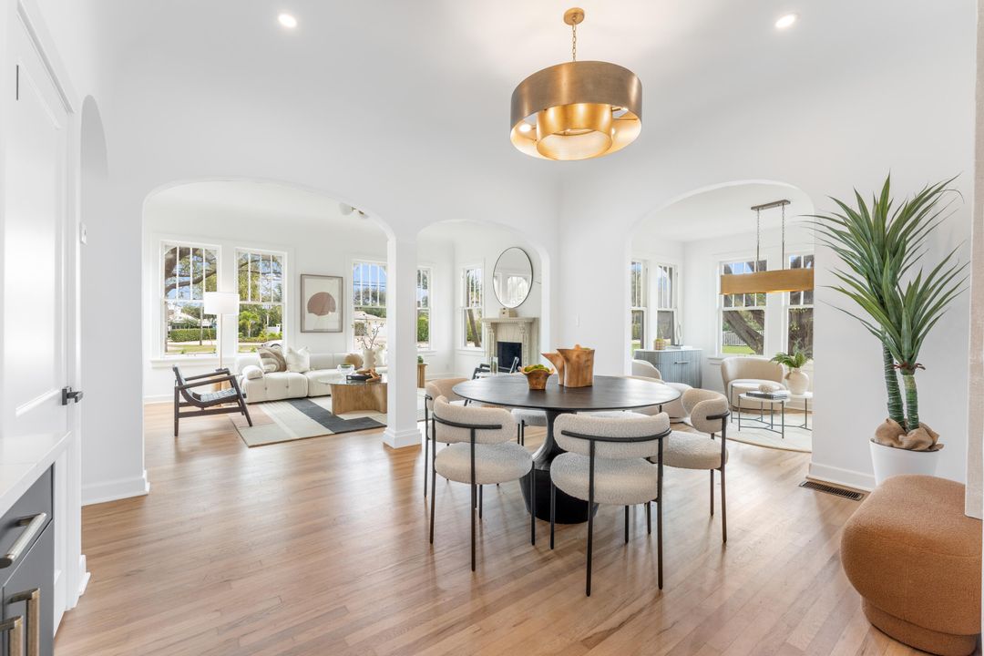 Active With Contract: $2,950,000 (4 beds, 4 baths, 2398 Square Feet)