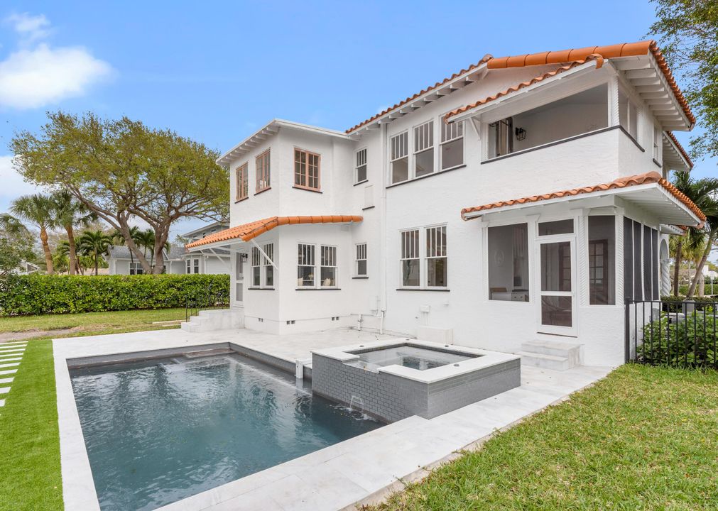 Active With Contract: $2,950,000 (4 beds, 4 baths, 2398 Square Feet)