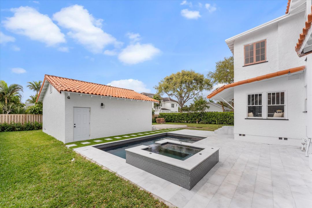 Active With Contract: $2,950,000 (4 beds, 4 baths, 2398 Square Feet)