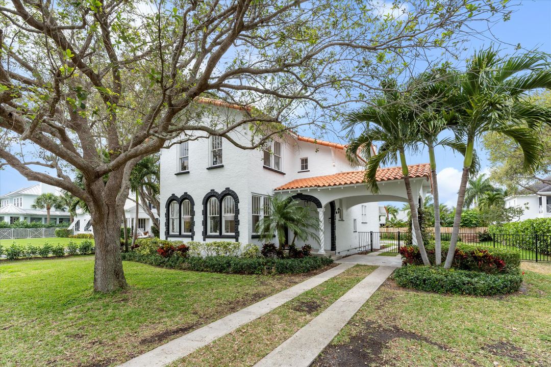 Active With Contract: $2,950,000 (4 beds, 4 baths, 2398 Square Feet)