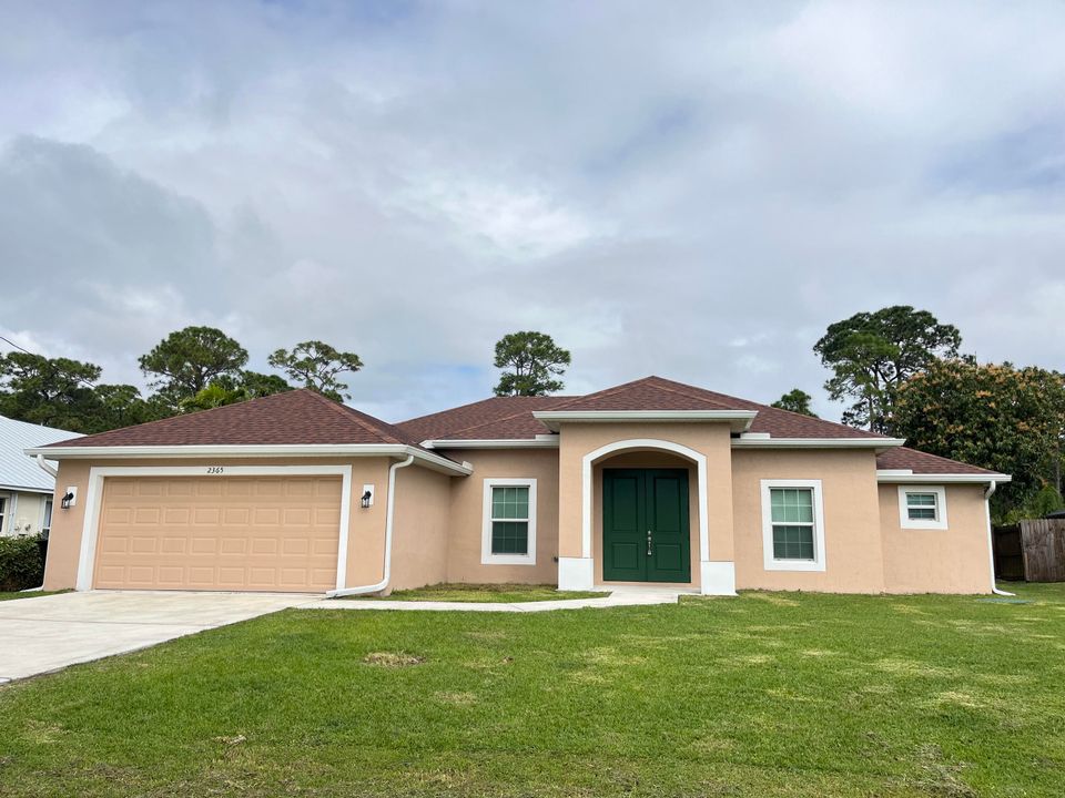 Active With Contract: $2,600 (3 beds, 3 baths, 2190 Square Feet)