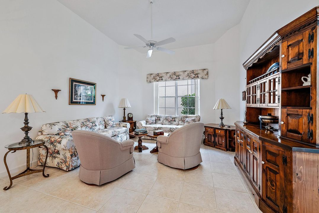Active With Contract: $899,000 (3 beds, 3 baths, 2234 Square Feet)