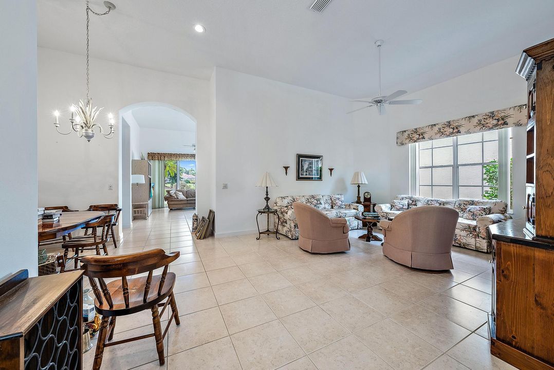 Active With Contract: $899,000 (3 beds, 3 baths, 2234 Square Feet)