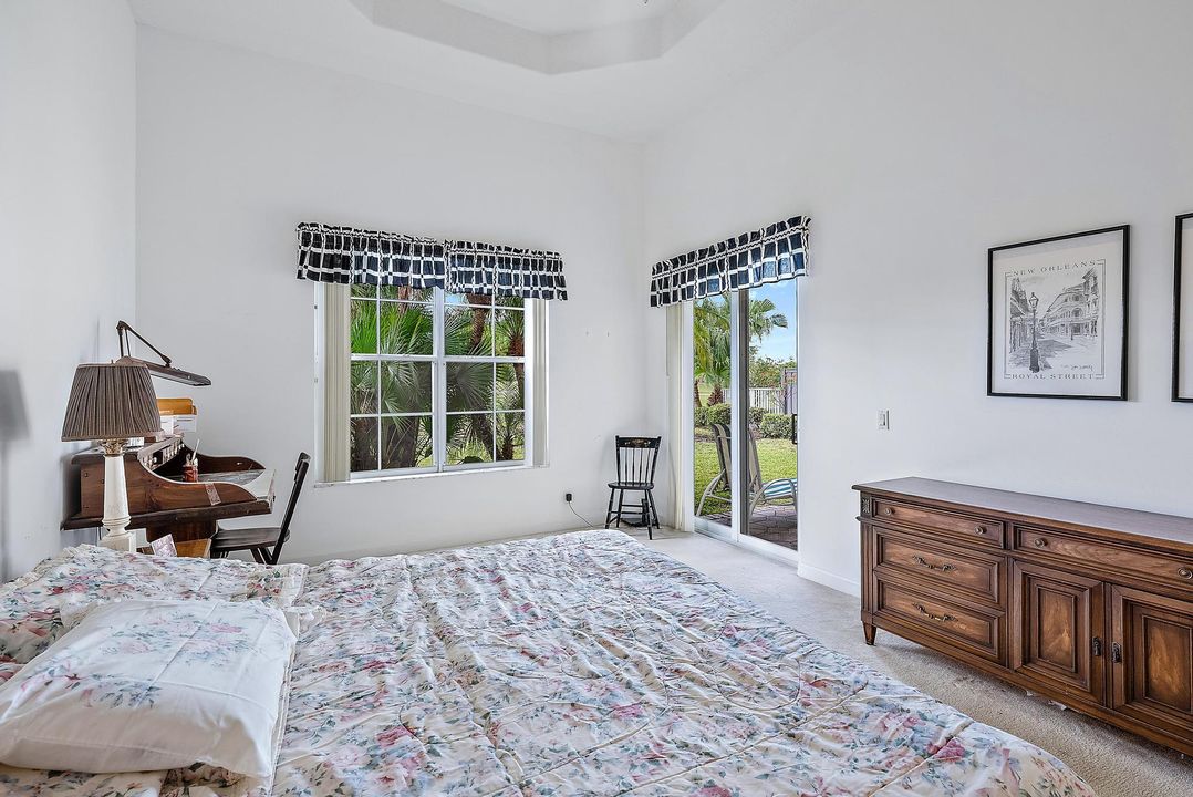 Active With Contract: $899,000 (3 beds, 3 baths, 2234 Square Feet)