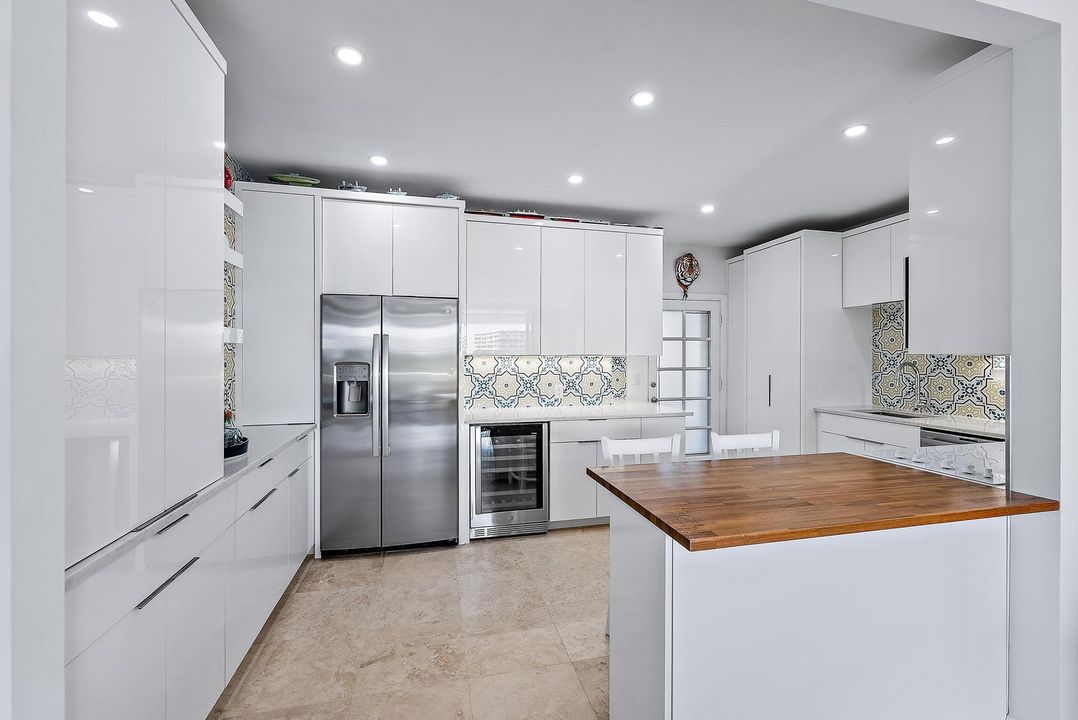 Active With Contract: $1,470,000 (2 beds, 2 baths, 1168 Square Feet)