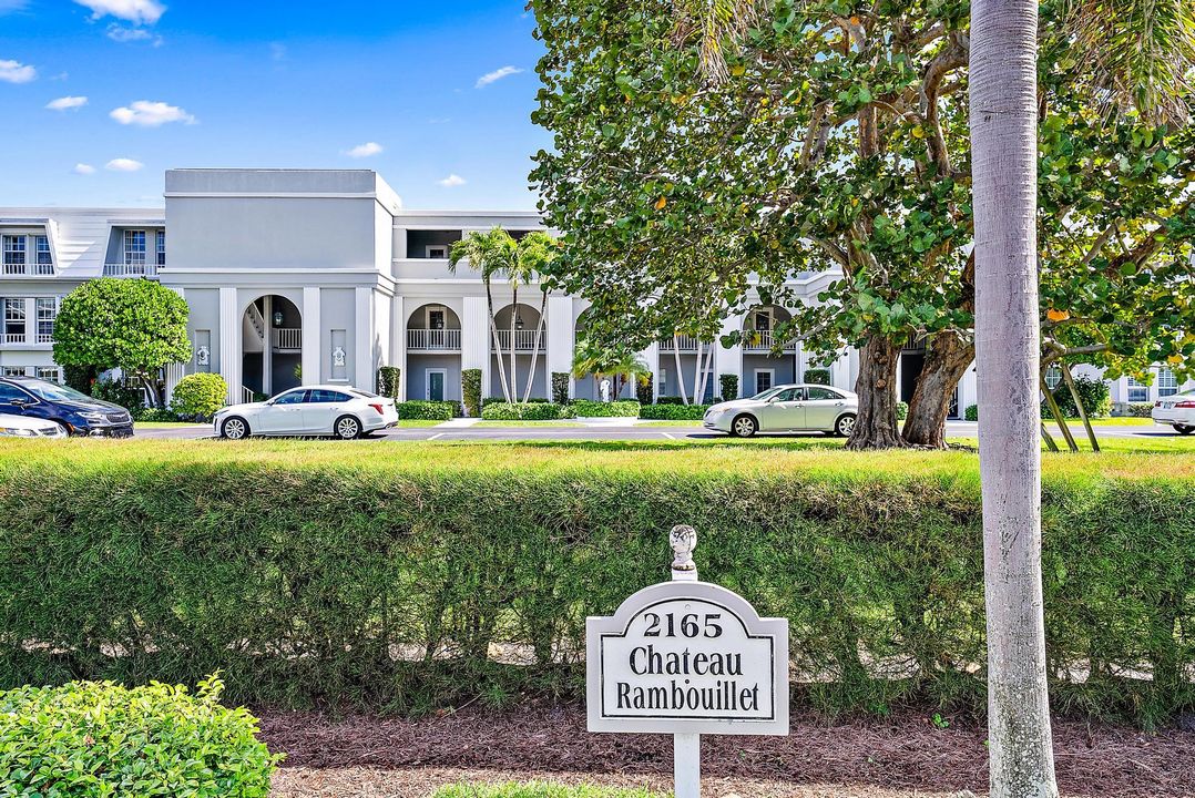 Active With Contract: $1,470,000 (2 beds, 2 baths, 1168 Square Feet)