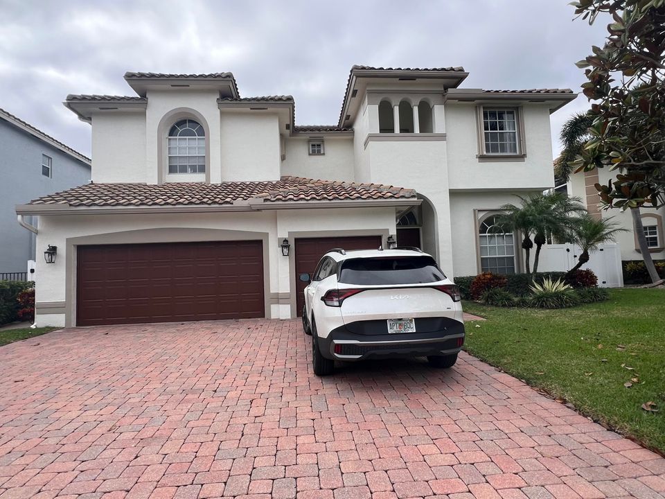 Active With Contract: $1,190,000 (5 beds, 3 baths, 3621 Square Feet)