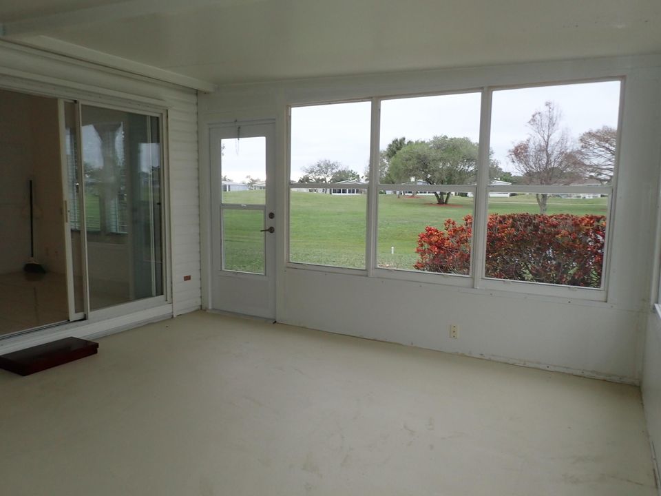 Active With Contract: $164,900 (2 beds, 2 baths, 1299 Square Feet)