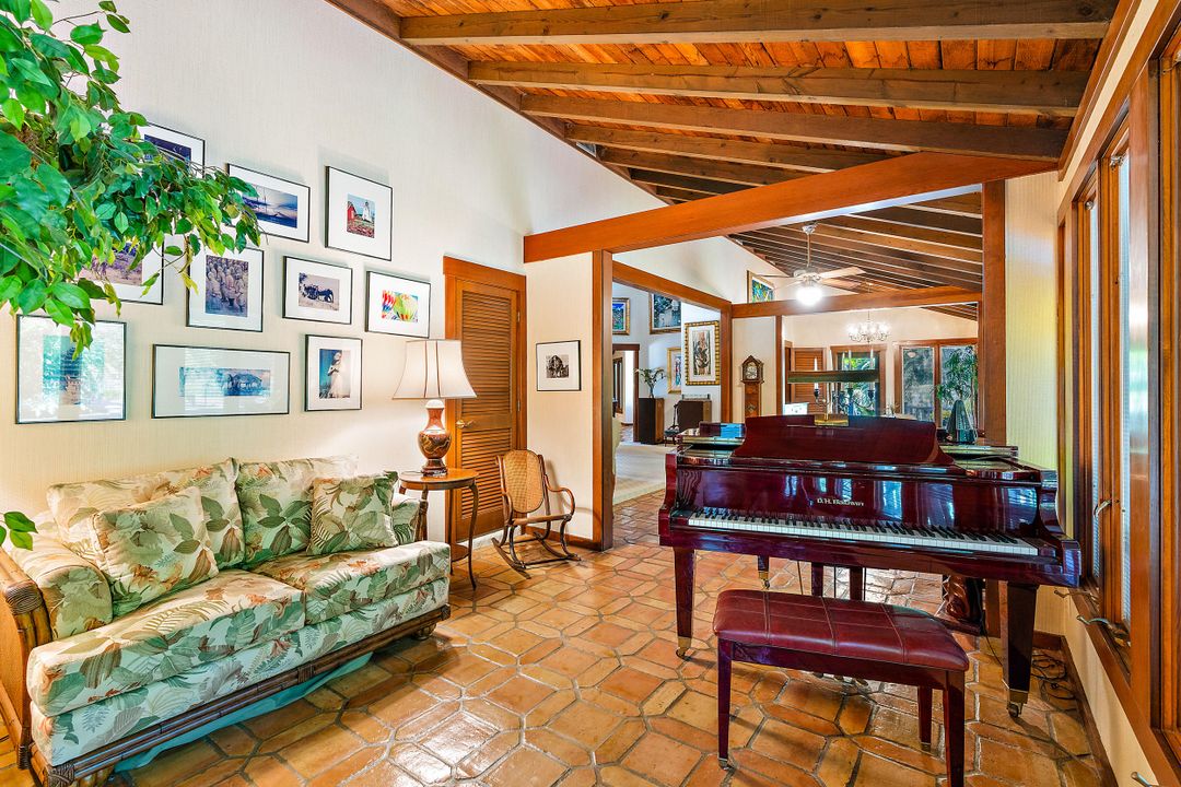 Activo con contrato: $4,750,000 (5 camas, 5 baños, 6174 Pies cuadrados)