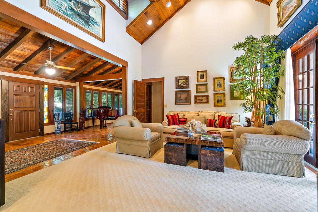 Activo con contrato: $4,750,000 (5 camas, 5 baños, 6174 Pies cuadrados)