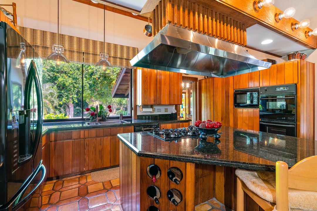 Activo con contrato: $4,750,000 (5 camas, 5 baños, 6174 Pies cuadrados)