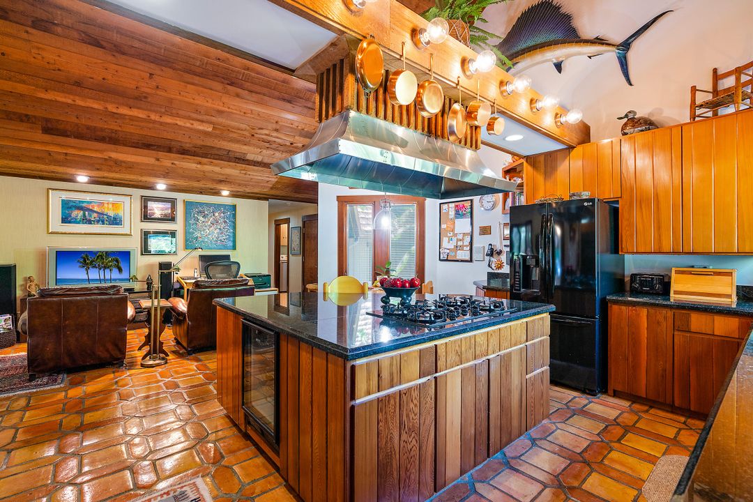 Activo con contrato: $4,750,000 (5 camas, 5 baños, 6174 Pies cuadrados)