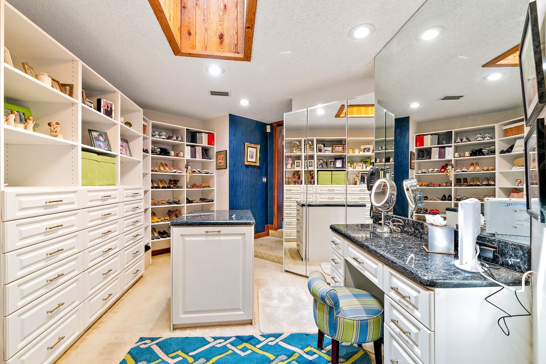 Activo con contrato: $4,750,000 (5 camas, 5 baños, 6174 Pies cuadrados)