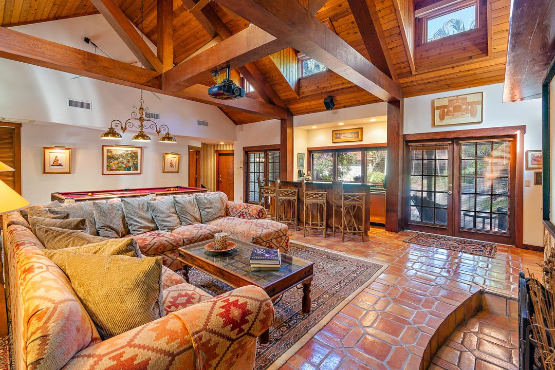 Activo con contrato: $4,750,000 (5 camas, 5 baños, 6174 Pies cuadrados)