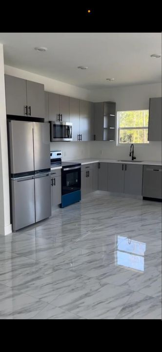 Active With Contract: $329,900 (3 beds, 2 baths, 1266 Square Feet)