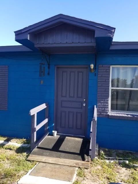 For Sale: $150,000 (2 beds, 1 baths, 624 Square Feet)