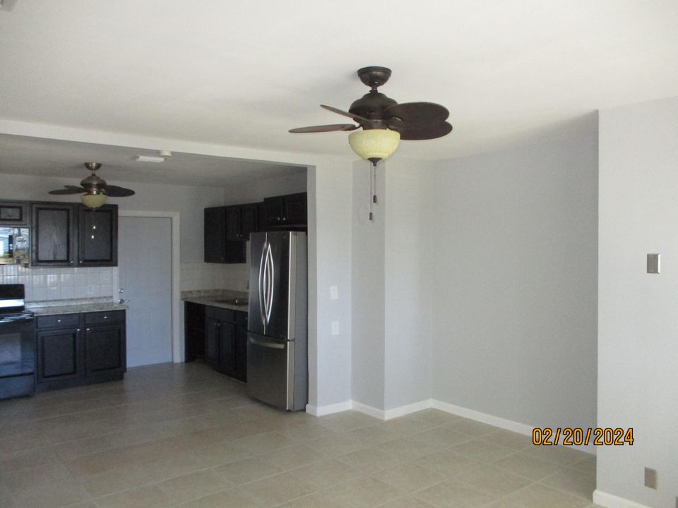 Active With Contract: $2,000 (2 beds, 1 baths, 2599 Square Feet)